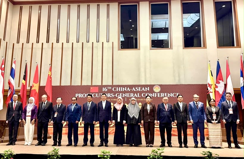 Viện trưởng Viện kiểm sát, Viện công tố các nước ASEAN và Trung Quốc, Trưởng Cơ quan Tư pháp khu hành chính đặc biệt Hồng Kông, Viện trưởng Viện kiểm sát khu hành chính đặc biệt Ma Cao (Trung Quốc) tham dự Hội nghị.